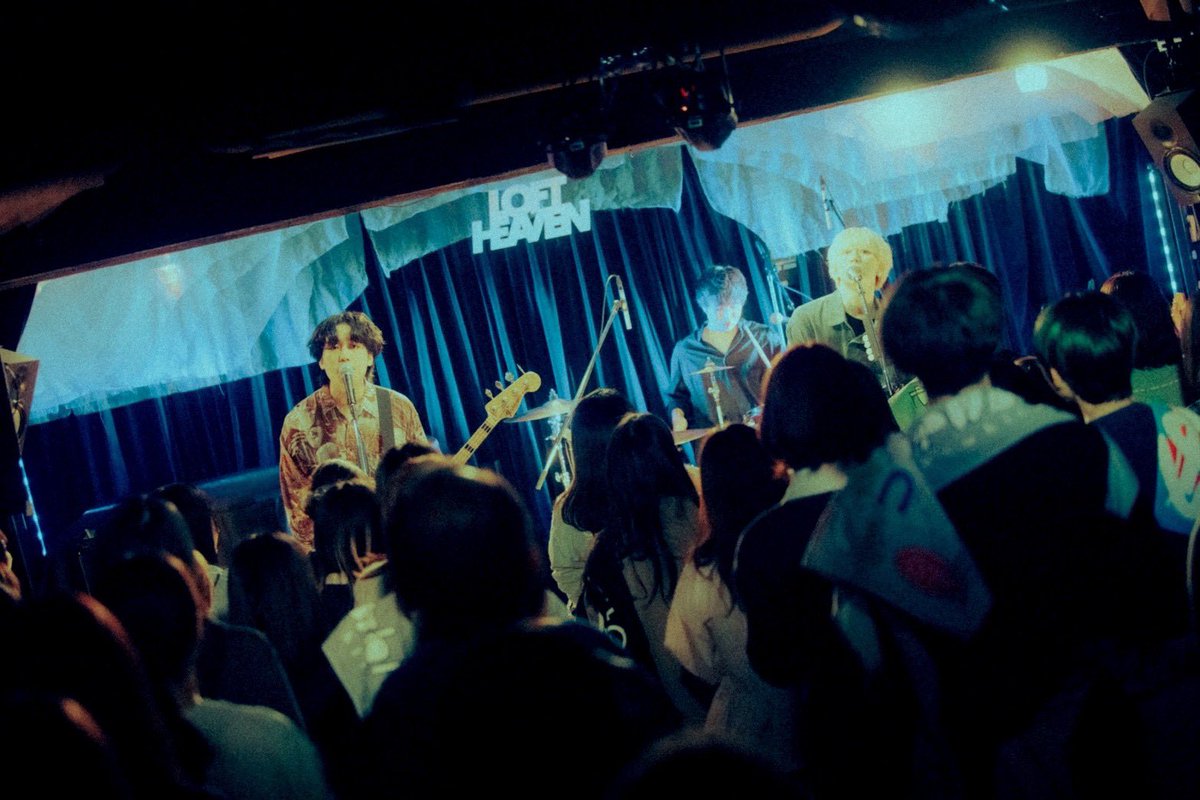 D1108_PIKO's tweet photo. 少し遅れましたが、
4/2 anewhite単独公演 「光の中にいた」
そして4/3 anewhite7周年記念
ありがとうございました‼️

光の中にいたという言葉の意味を、改めて理解できた素晴らしい二日間でした。
これからも、どうぞよしなに。 https://t.co/bbrMmklIWt