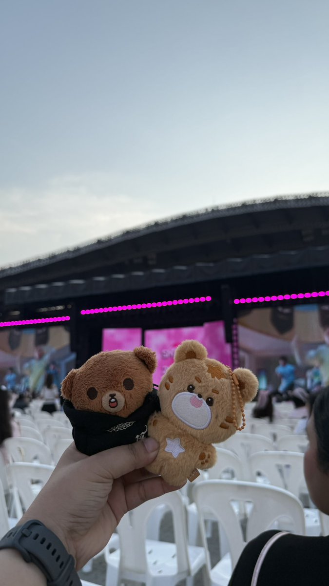 Mey ☾𖤓 tweet media