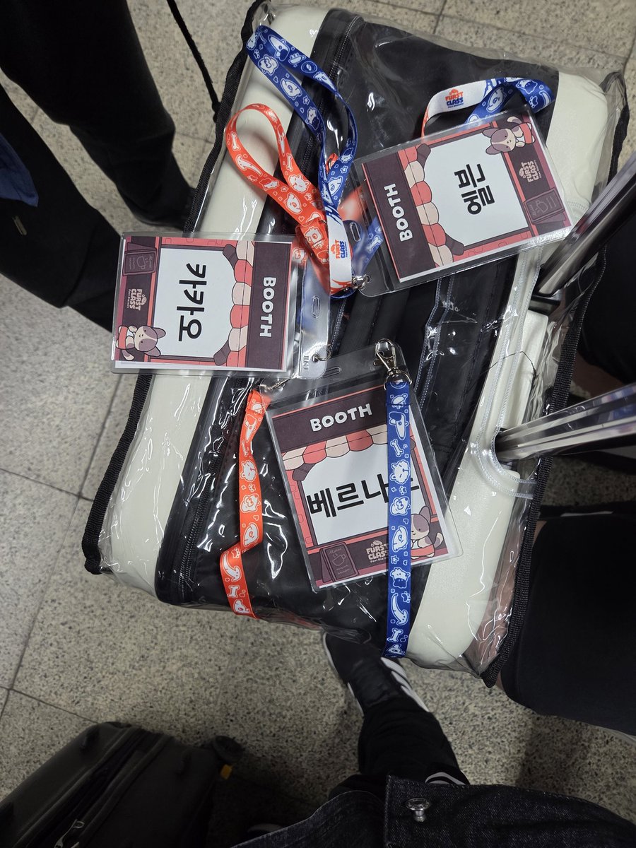 흑흑 정신없어서 닉네임을 중간중간 잘 못듣는 사고가 있었지만 많은분들을 만날 수 있어서 정말 기뻤습니다~ 

다음 행사때에도 열심히 할게요!