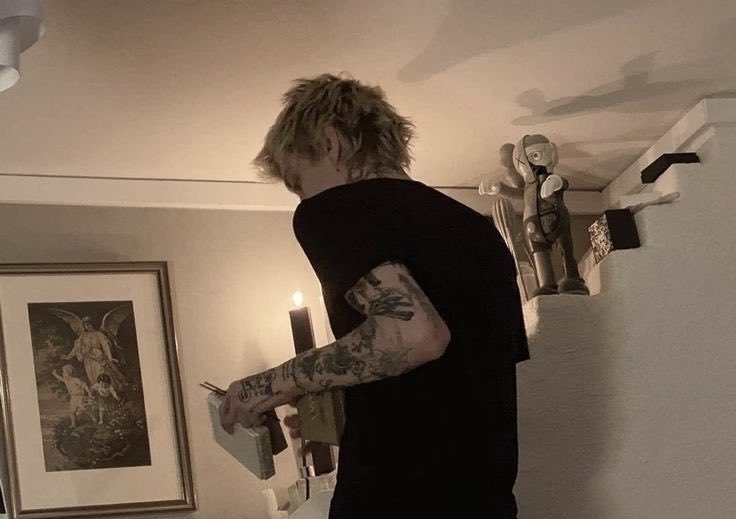 adrianna tweet media