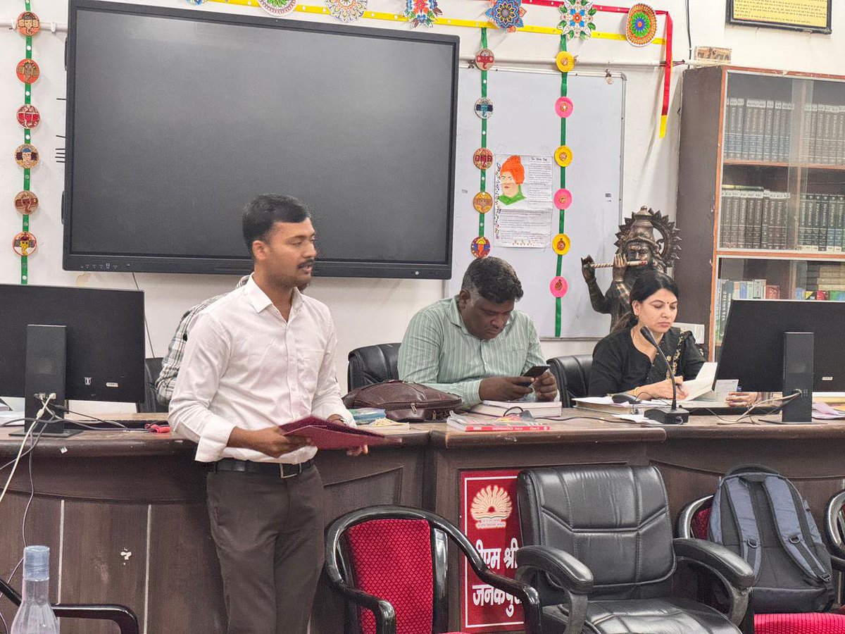 KVPSS_KVS's tweet photo. Interaction with staff of KV Janakpuri , Delhi with KVPSS CEC and REC(Delhi) office bearers. 
Good response received from fellow teachers during annual Membership Drive and campaign.
#KVPSS
#TEACHERWELFARE
#TEACHERSFIRST https://t.co/Zlv7EP6Sx5