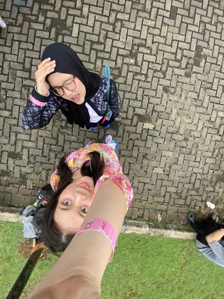 Nielsha🐈🧃🙂↕️ tweet media