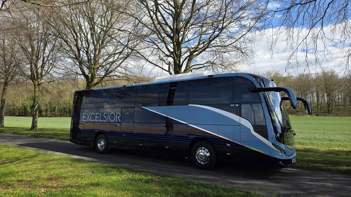 ExcelsiorCoach's tweet photo. As we head into the 2026 season, hot on the heels of the @YutongGlobal G14 purchase, here is one of the two latest additions to the @ExcelsiorCoach starting line up.
Thank you to #DannyS and #MarkB for the photos in the stunning Dorset backdrop.
#effortlesscoachhire https://t.co/ctqHSBMQjp