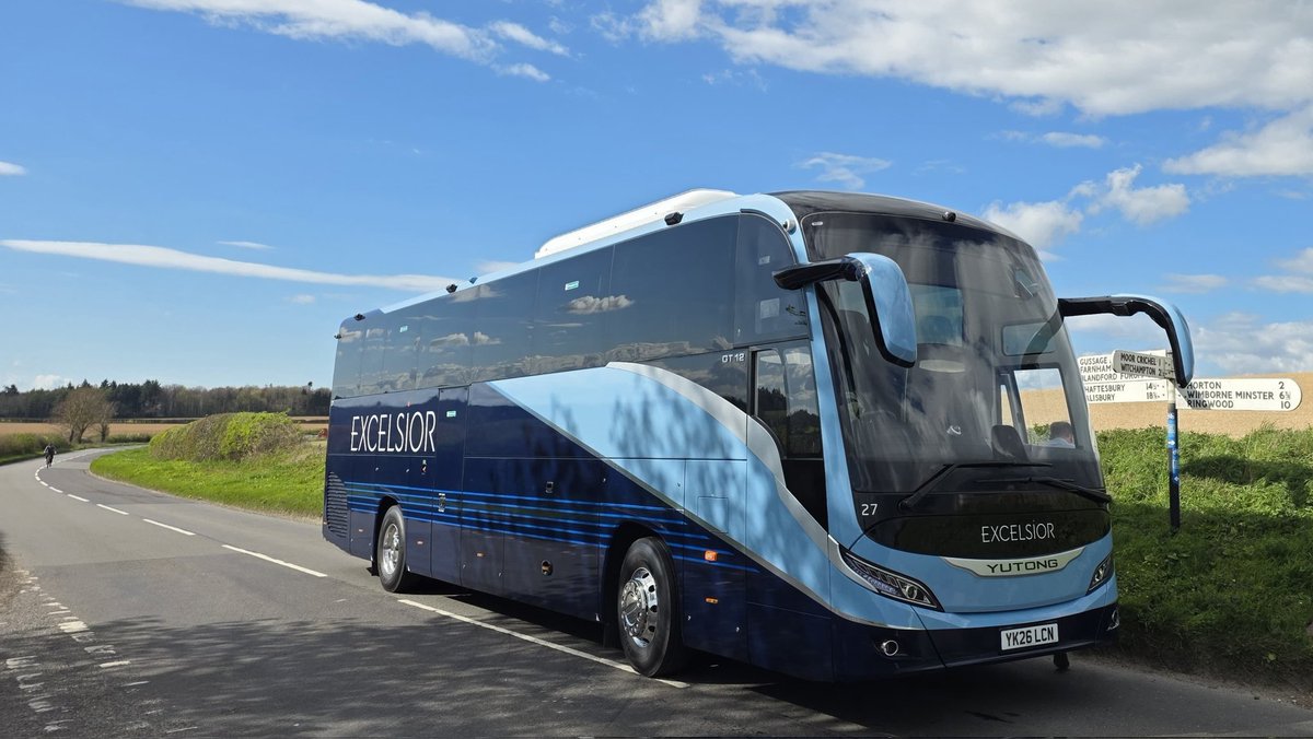 ExcelsiorCoach's tweet photo. As we head into the 2026 season, hot on the heels of the @YutongGlobal G14 purchase, here is one of the two latest additions to the @ExcelsiorCoach starting line up.
Thank you to #DannyS and #MarkB for the photos in the stunning Dorset backdrop.
#effortlesscoachhire https://t.co/ctqHSBMQjp