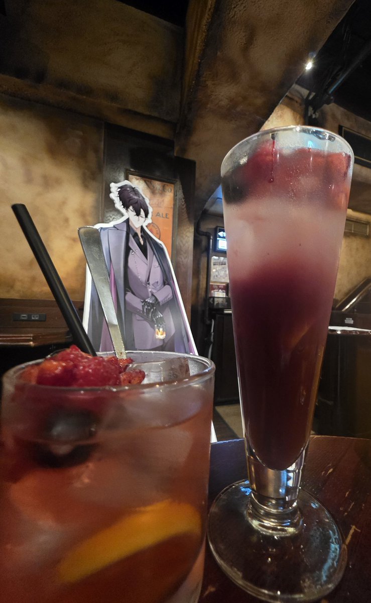 nobudazo's tweet photo. 池袋でにじさんじを飲みに来た https://t.co/1GvIK8CYjW