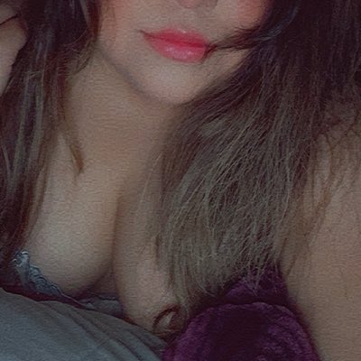 Xxxti69's tweet photo. Quien me las chupa? 😋🍒 #nsfwtwt #nsfwtw #chupame https://t.co/ktrMwCjAJX