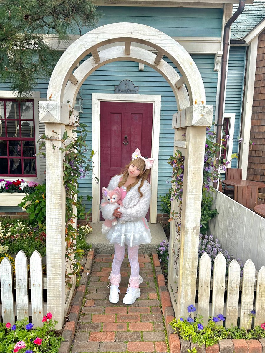 yu813zu's tweet photo. お久しぶりです！！
ディズニーシーに行ってき��よ🐭🏰💞
ファンタジースプリングスの乗り物全部乗れてどれも楽しかったし感動した꒰՞ɞ̴̶̷̥⩊ɞ̴̶̷̥꒱֯✨️
ずっと食べたかったリトルグリーンマンを食べれて幸せだった💚💚
明日はライブなので是非皆さん来てください‼️‼️
 #ディズニーシー https://t.co/ivm1dPJzvH