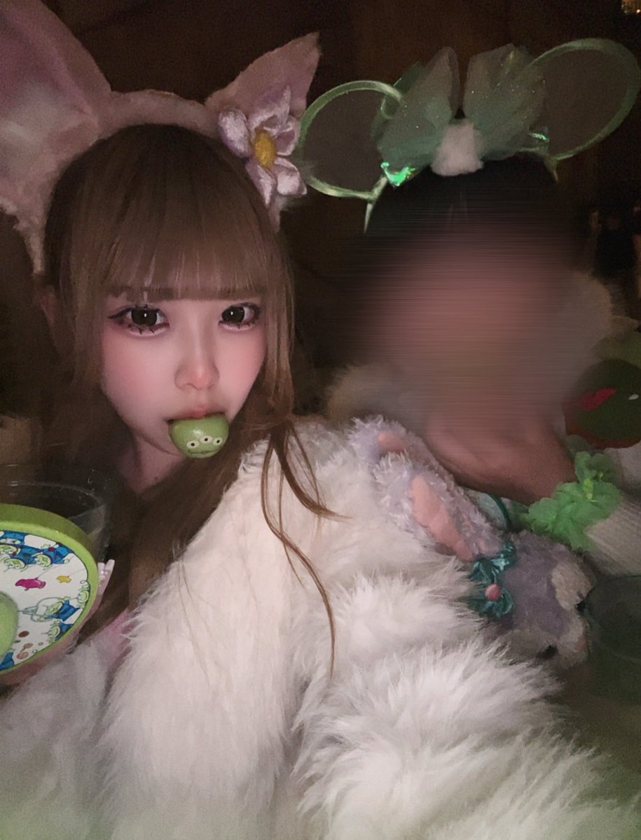 yu813zu's tweet photo. お久しぶりです！！
ディズニーシーに行ってき��よ🐭🏰💞
ファンタジースプリングスの乗り物全部乗れてどれも楽しかったし感動した꒰՞ɞ̴̶̷̥⩊ɞ̴̶̷̥꒱֯✨️
ずっと食べたかったリトルグリーンマンを食べれて幸せだった💚💚
明日はライブなので是非皆さん来てください‼️‼️
 #ディズニーシー https://t.co/ivm1dPJzvH