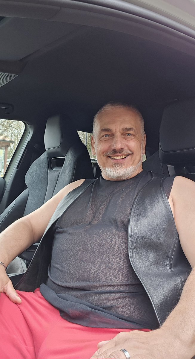 DaddyAtze tweet media