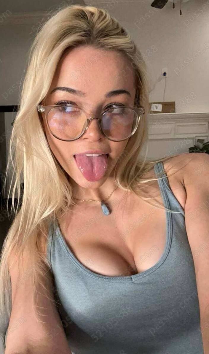 Simpmaxxing tweet media