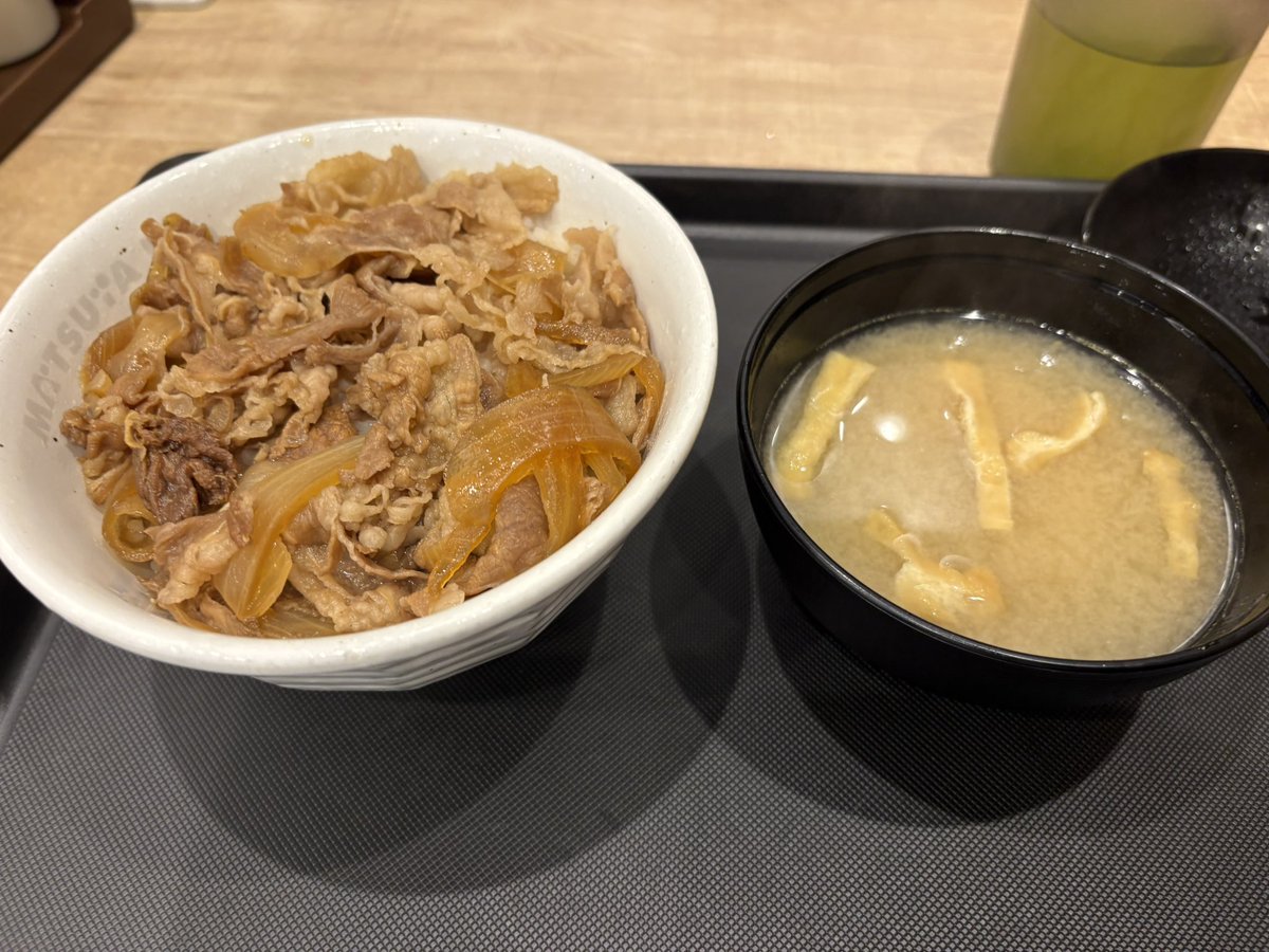 オガワ tweet media