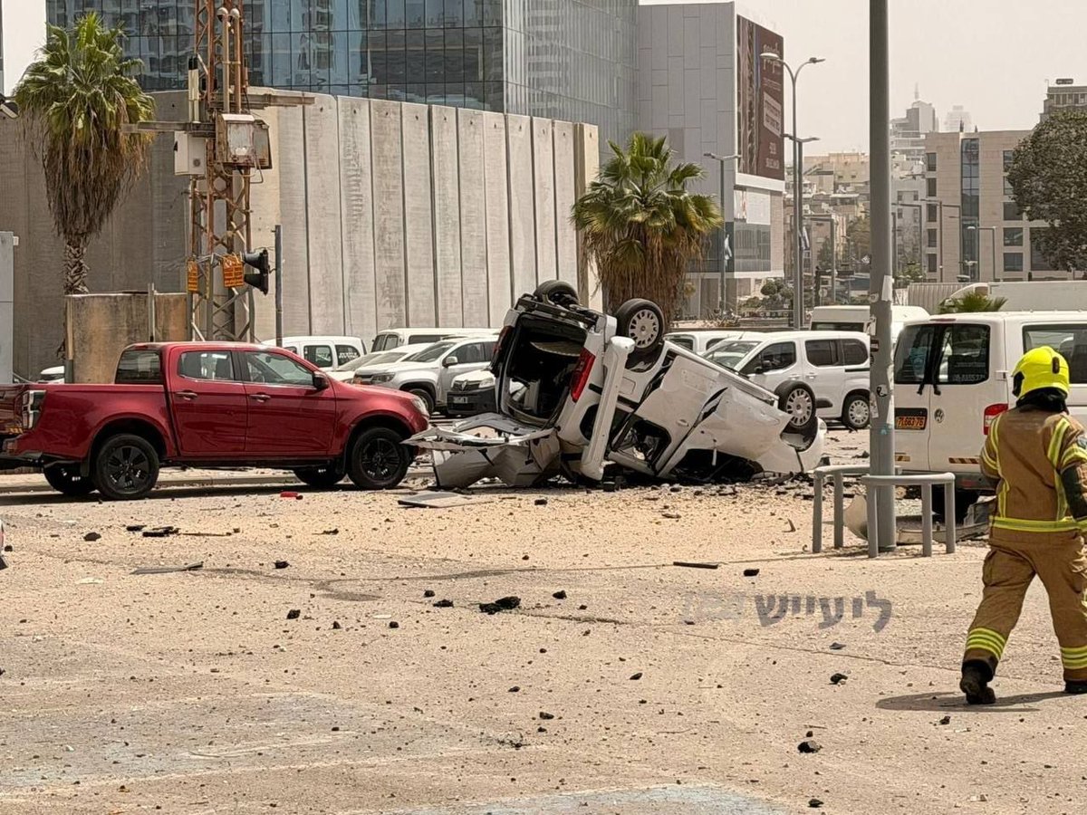 Everydayiran tweet media