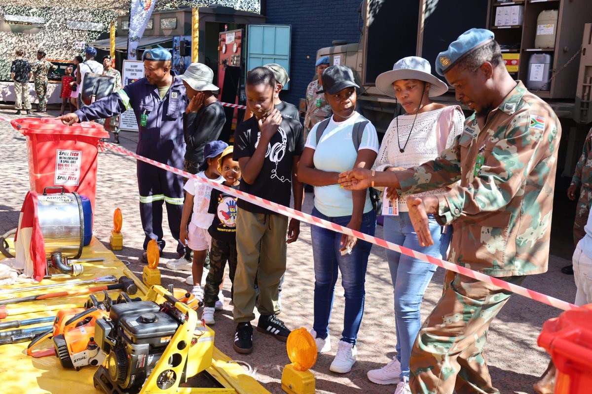 SANDF_ZA's tweet photo. #RandShow2026 article ||SA Army Support Formation Emergency Services (Firefighters) for Rand Show 2026.
https://t.co/FCGeFyep3V
#SANDF
#SAArmy
#SAArmySupportFormation
#PrideOfLions https://t.co/horry5TfTz