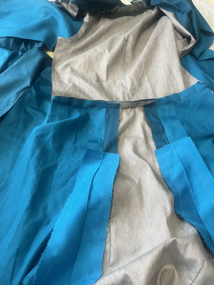 ダリンリヒ@架争9区⚫️ tweet media