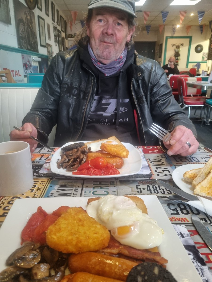 it's not me it's him👉🤪 🏍️🏍️💨 tweet media