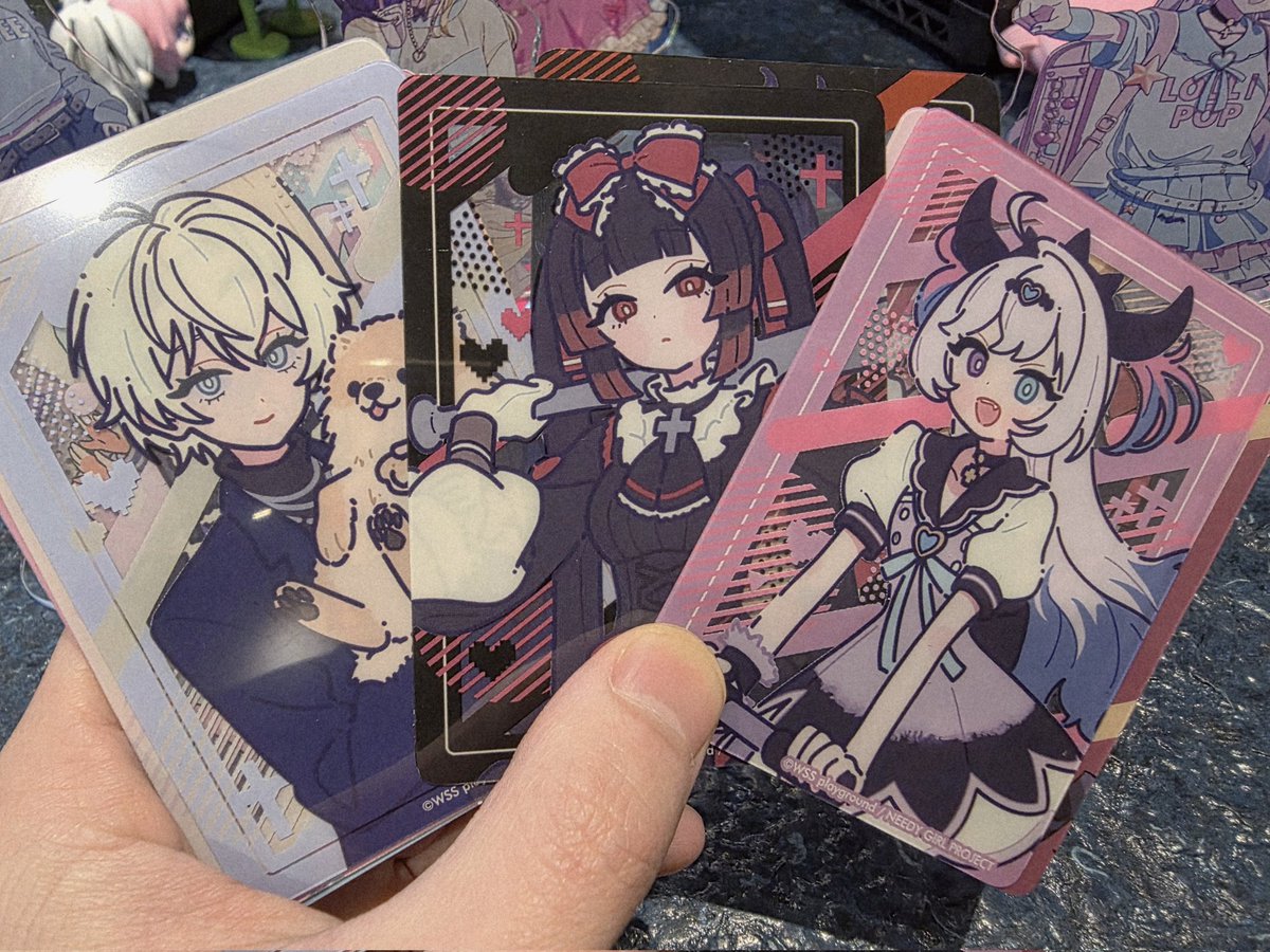 新キャラたちのイラストグッズ一番乗りはわきさんでした。ポップで