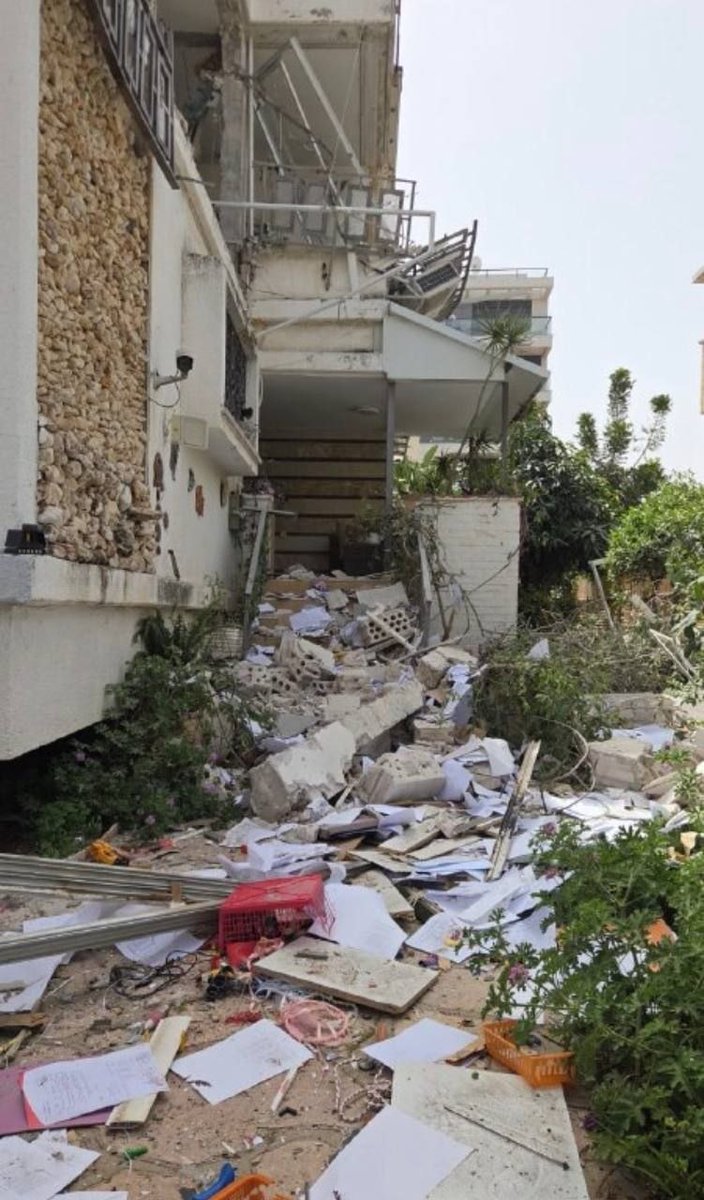 Conflict tweet media