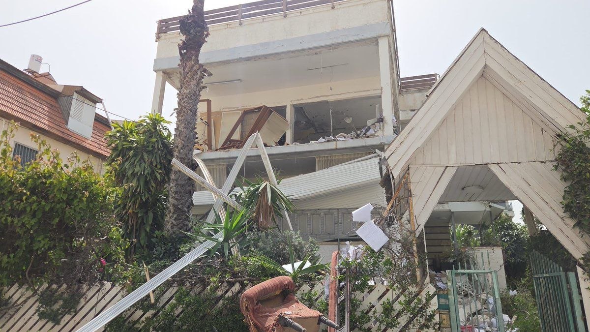 Conflict tweet media