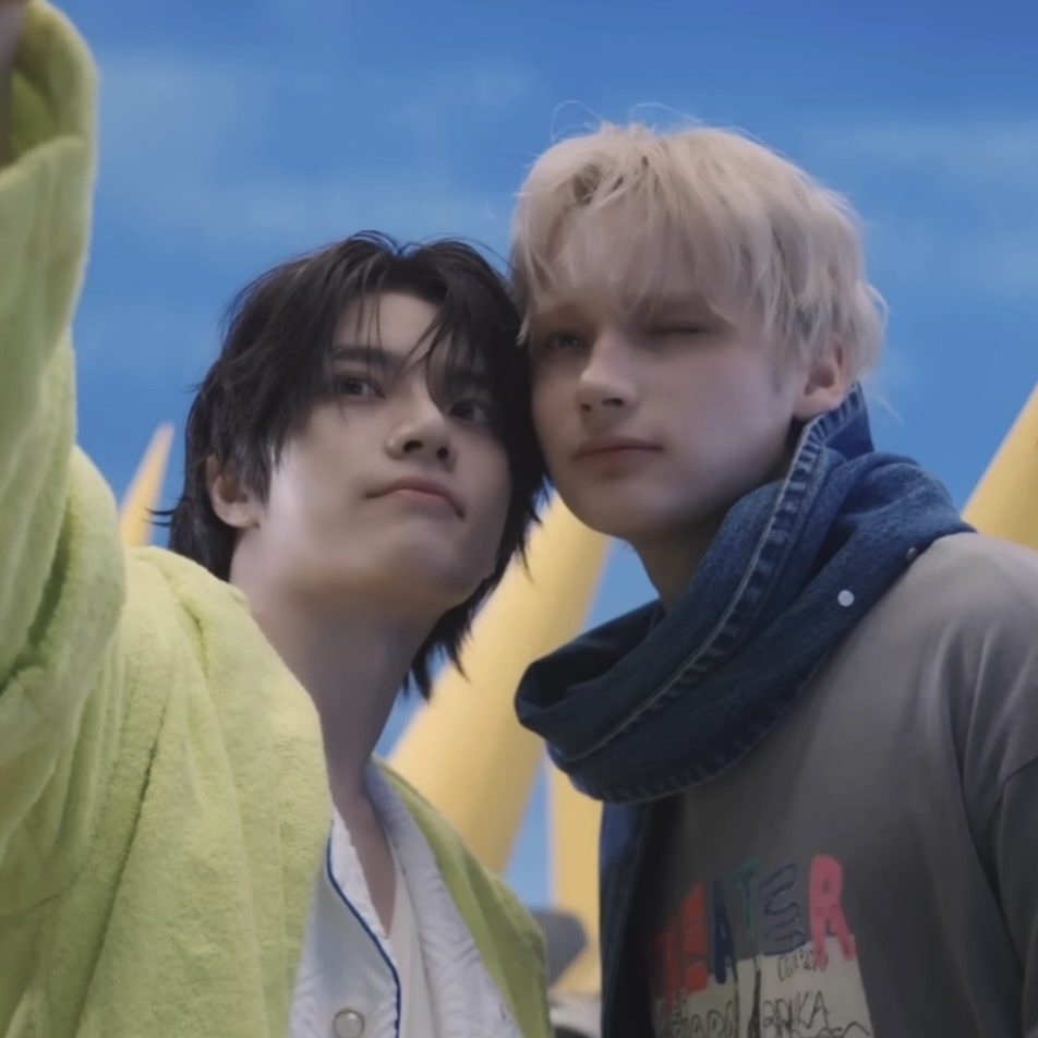 휴플레 tweet media