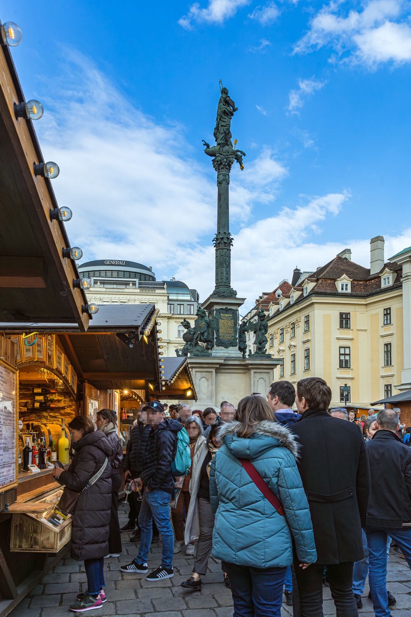 SONG_Vienna's tweet photo. Ostermarkt Freyung &amp; Am Hof, A-1010 Wien https://t.co/D5pobWM02J