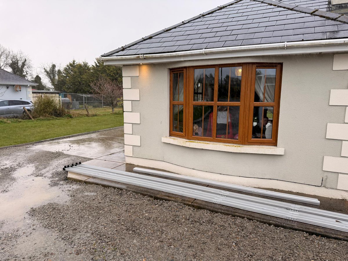 EnergiesSolar's tweet photo. 21 panels now soaking up the sun in Lanesborough, Co. Longford! ☀️🇮🇪

✅ Up to 70% off bills ✅ 30-year warranty ✅ Sell power back to the grid

Get your 5-minute quote: 👉 https://t.co/Ye8WTUAU3w

#SolarPV #Longford #RenewableEnergy #EliteEnergies https://t.co/v7ES81xCzp
