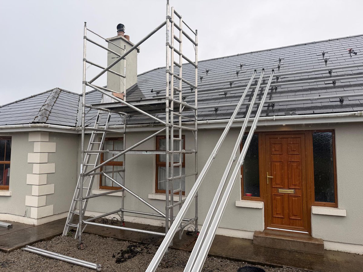 EnergiesSolar's tweet photo. 21 panels now soaking up the sun in Lanesborough, Co. Longford! ☀️🇮🇪

✅ Up to 70% off bills ✅ 30-year warranty ✅ Sell power back to the grid

Get your 5-minute quote: 👉 https://t.co/Ye8WTUAU3w

#SolarPV #Longford #RenewableEnergy #EliteEnergies https://t.co/v7ES81xCzp