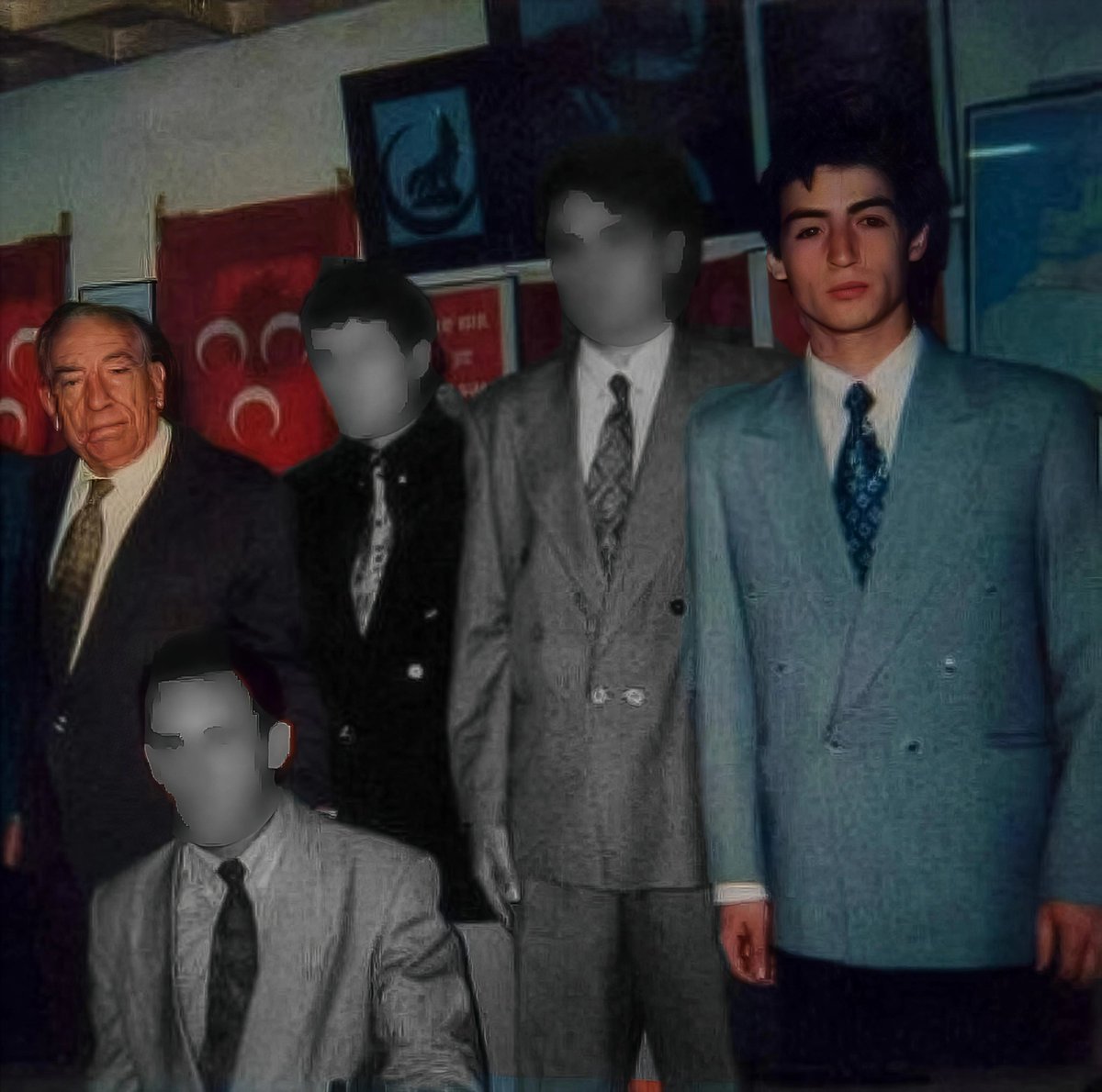Akin_Yavuz's tweet photo. Kim demiş Türkeş etle kemikti,
O bir insan değil bir devletti.

Ebediyete irtihalinin 29. yıldönümünde Başbuğumu rahmet, minnet ve dualarla anıyorum.

Kabrinde rahat uyu, nur içinde yat Başbuğum, emanetin emin ellerde.

Ölürse tenler ölür, canlar ölesi değil.

Emrindeyiz Başbuğum...

#4Nisan
#Başbuğ