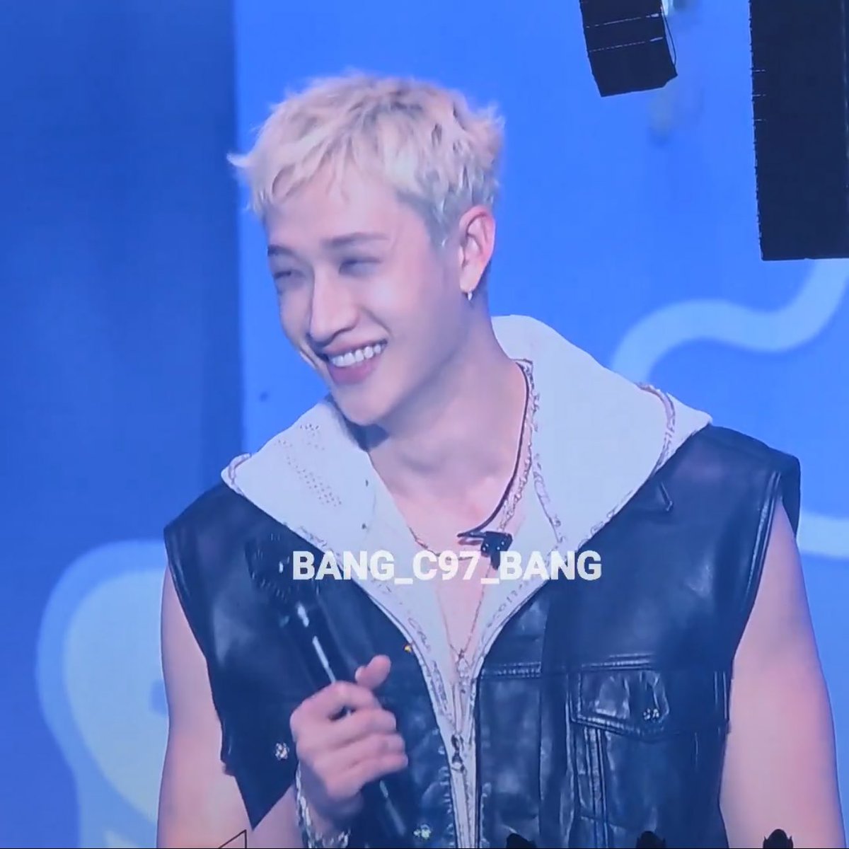 hourly bang chan tweet media