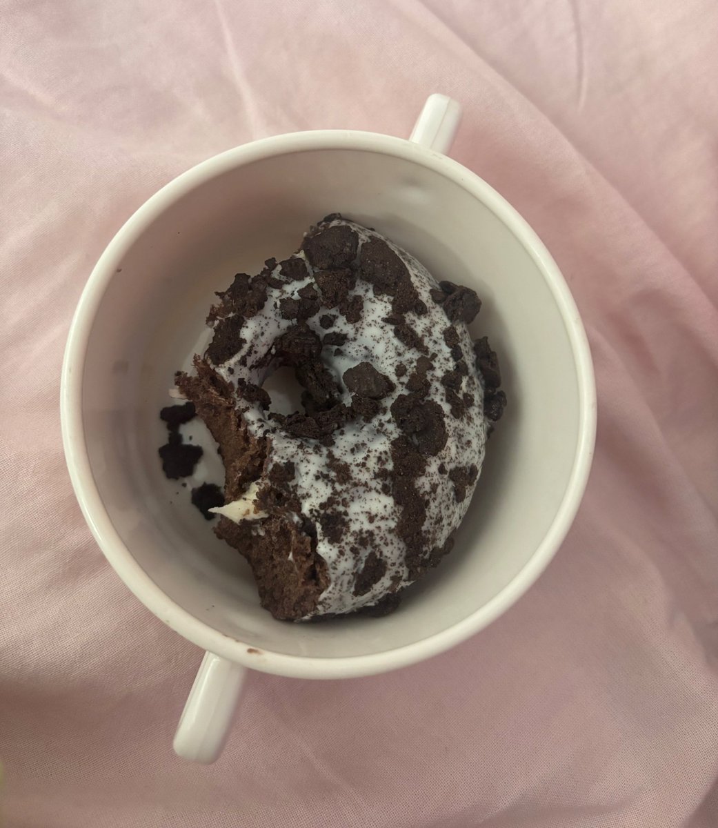 𝓐𝓶𝓲🧁🫧 tweet media