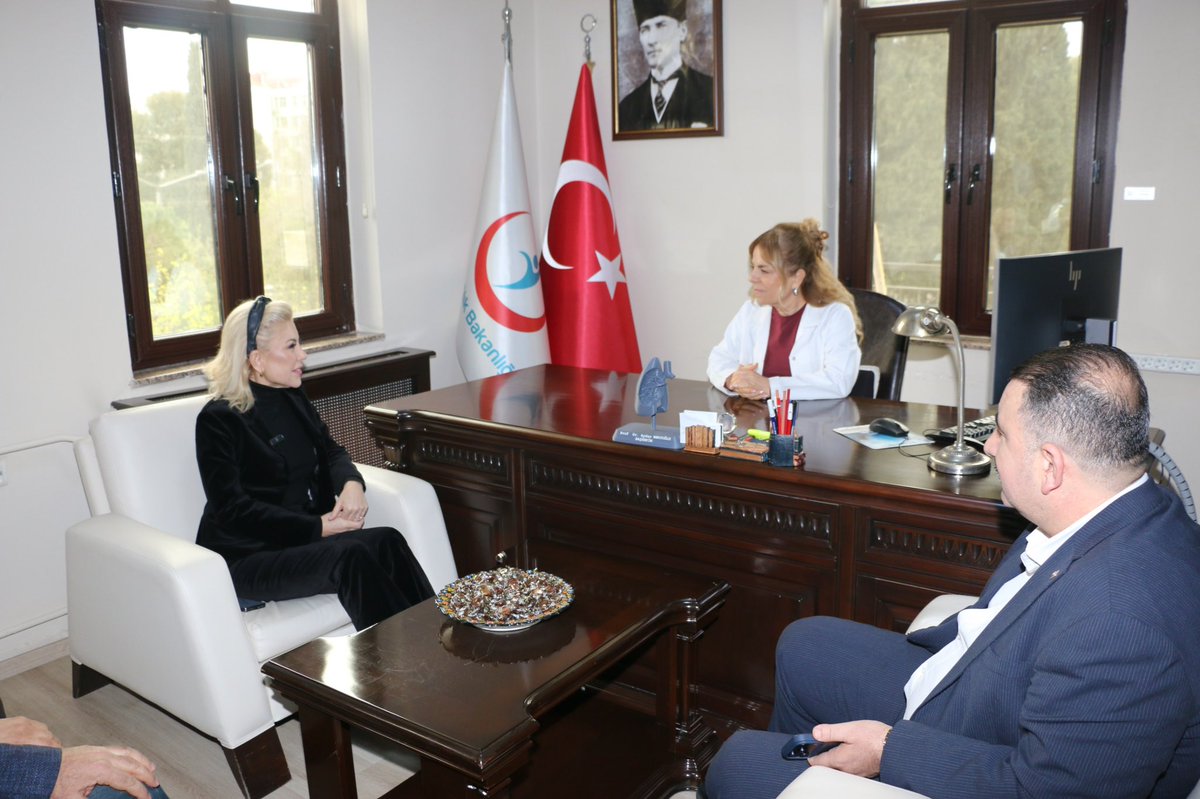 📍Konak

▪️Suat Seren Göğüs Hastalıkları Hastanesi’nde tedavi gören ekip arkadaşımız ve iş insanı Fatih Gökdemir’in anne ve babasını ziyaret edip, şifa dileklerimizi ilettik. 

▪️Başhekimimiz Aydan Mertoğlu ve Başhekim Yardımcımız Özgür Uslu’dan hem hastalarımız hem de hastanemiz
