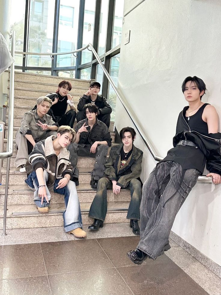 Enhypen is always 7🧡 tweet media