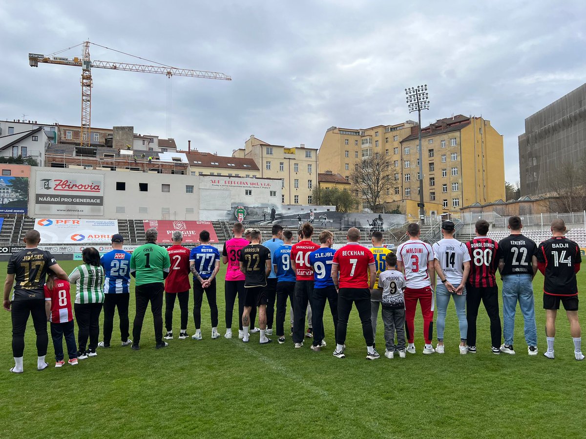 fkvz1903's tweet image. Vypadá to, že další tradice je na světě 😀. Druhý den v dresech je za námi ... 🤍❤️

#parta #kabina #JerseyDay