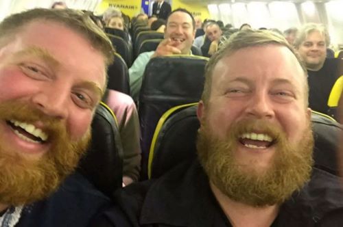 CFudgemuffin's tweet photo. Imagine sitting on a plane and it turns out that the passenger in the next seat looks exactly like you!

More coincidences:

https://t.co/9oactWVale https://t.co/n2llieKwBd