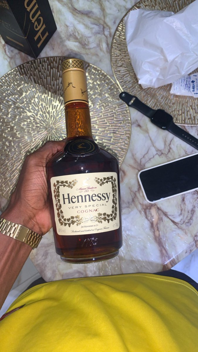 dailyoffender tweet media