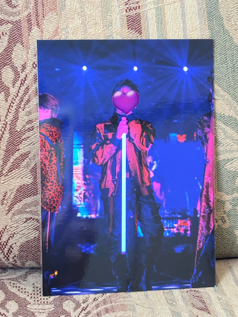 𝒜𝑠ℎ tweet media