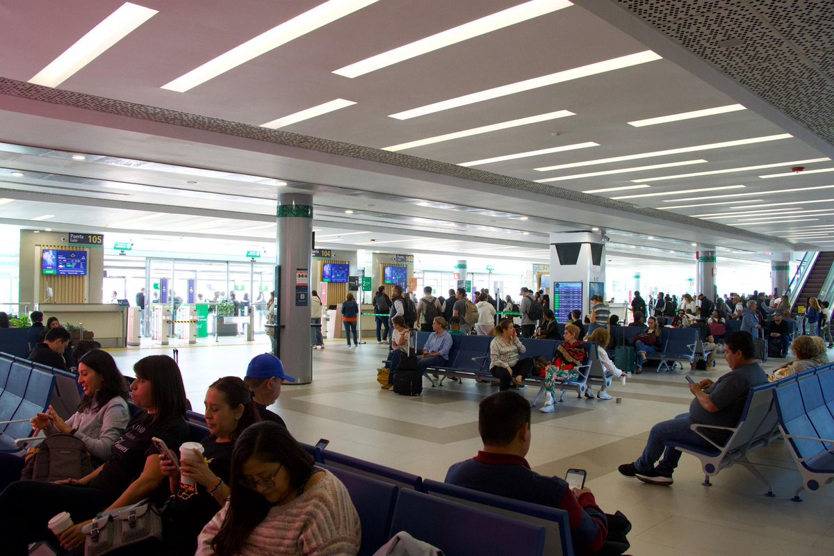 No se puede creer, el lleno total del AIFA les ha causado un gran ardor a los fachos. 😂😂😂😂