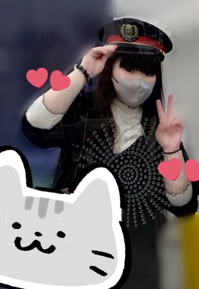 ←23歳(無加工)

35歳(去年の秋の写真)→

あれ？前とあんま変わってなく無い？ってよく周りに言われるけど
ちゃんと老けてるよ()←