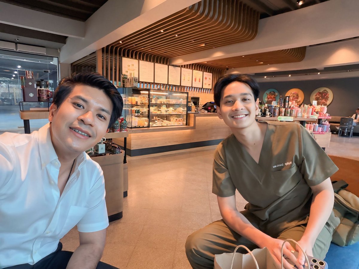 - กับน้องหมออ๋อง หมออินเทินหล่อ
อัปเดตการงาน การเงิน และภาษีกันครับ - 
👨🏻‍⚕️🏥💰📸✅

#วางแผนการเงินสำหรับบุคลากรทางการแพทย์