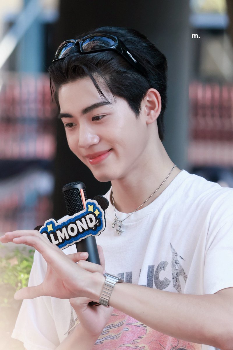 m. ꕀ 🐶 tweet media