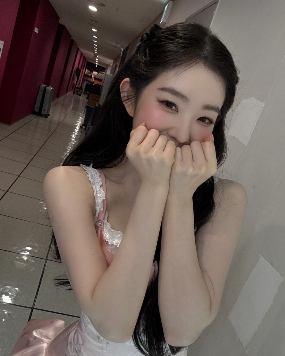 Irene 아이린 Global 🌷 tweet media