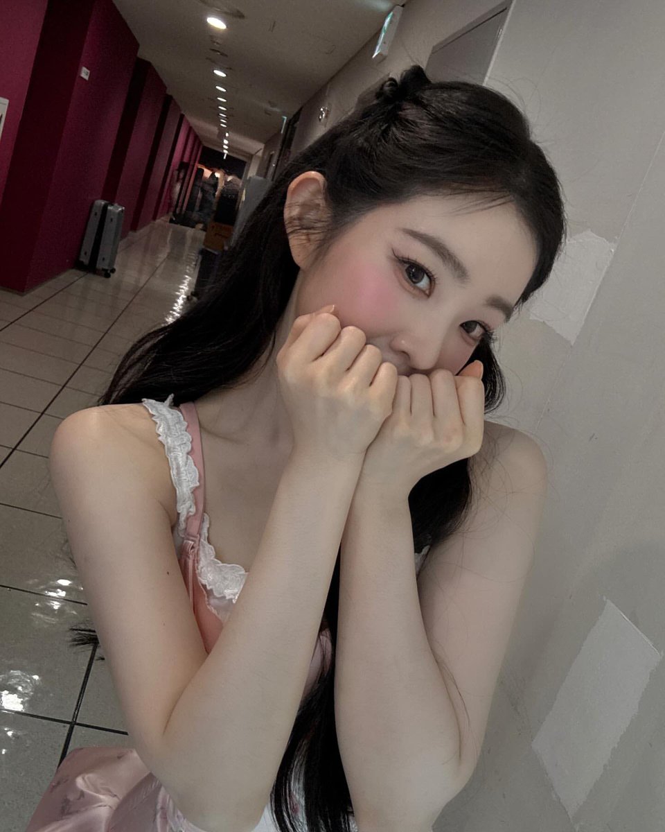 Irene 아이린 Global 🌷 tweet media