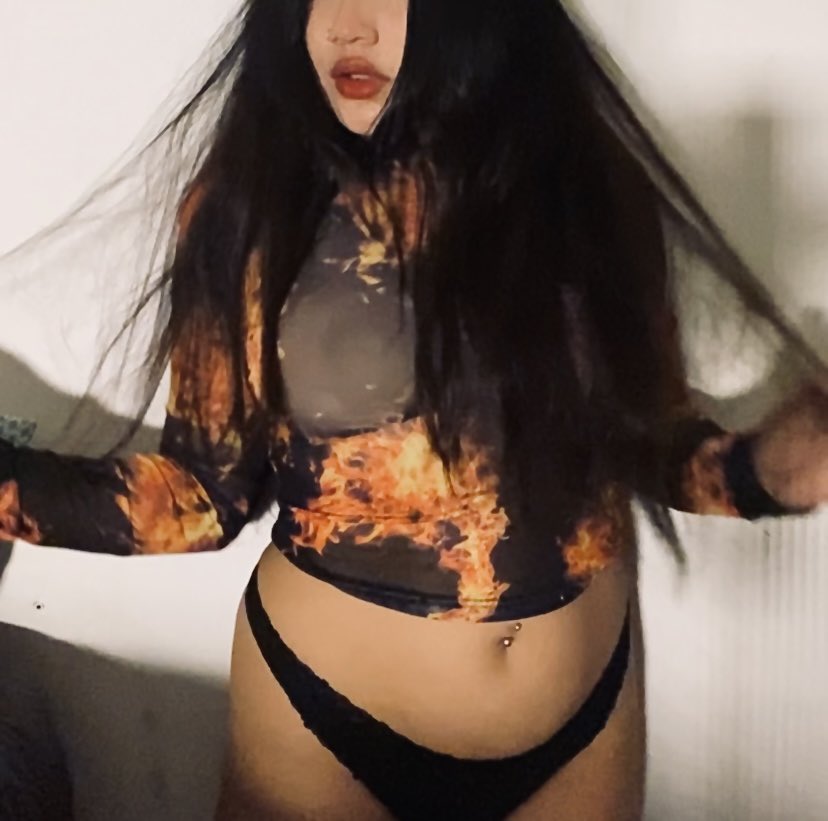 mych3rry_'s tweet photo. me tome nuevas fotitos 
comenta 🔥 y dale rt si te gustaron https://t.co/hFyt59pnsV