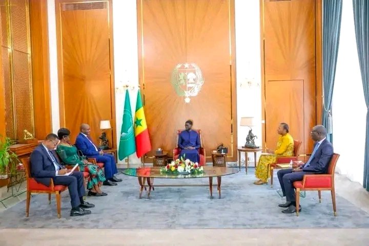 lePeuple_cd's tweet photo. FRANCOPHONIE 🌍 | DIPLOMATIE
Juliana Lumumba reçue à Dakar par Bassirou Diomaye Faye dans sa campagne pour la tête de l’Organisation internationale de la Francophonie.
#RDC #Diplomatie #LePeuple https://t.co/7KqBA3VcE2