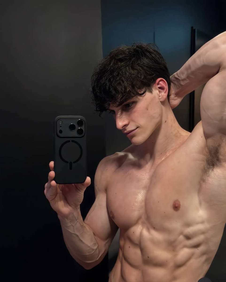 tommyviv's tweet photo. Need a GYMBRO? https://t.co/CYIcXE4Tnh