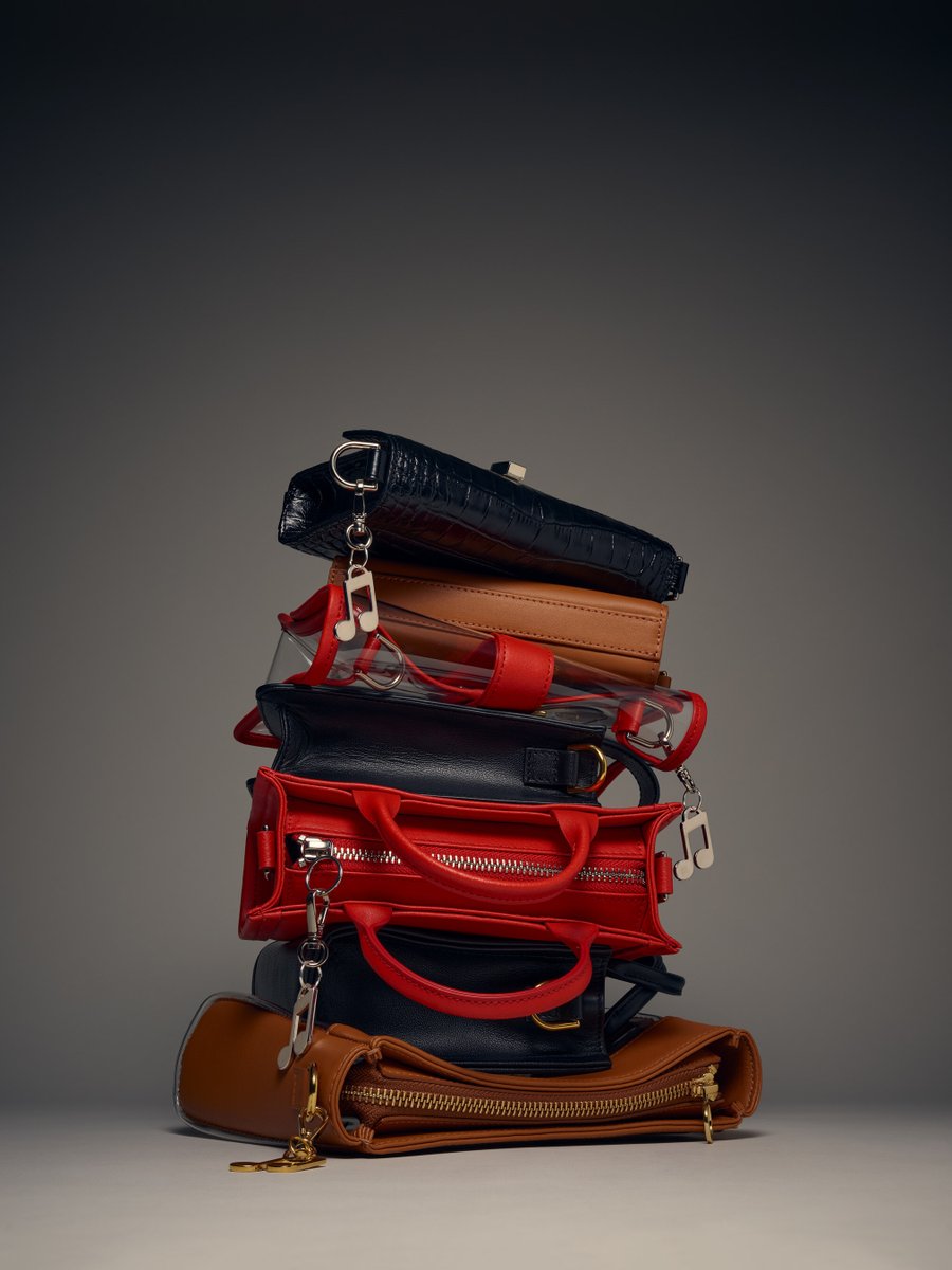 luxurylifestyle's tweet image. Show Tote, The Bag That Gets You In luxurylifestyle.com/headlines/show… #handbag #purse #tote #fashion