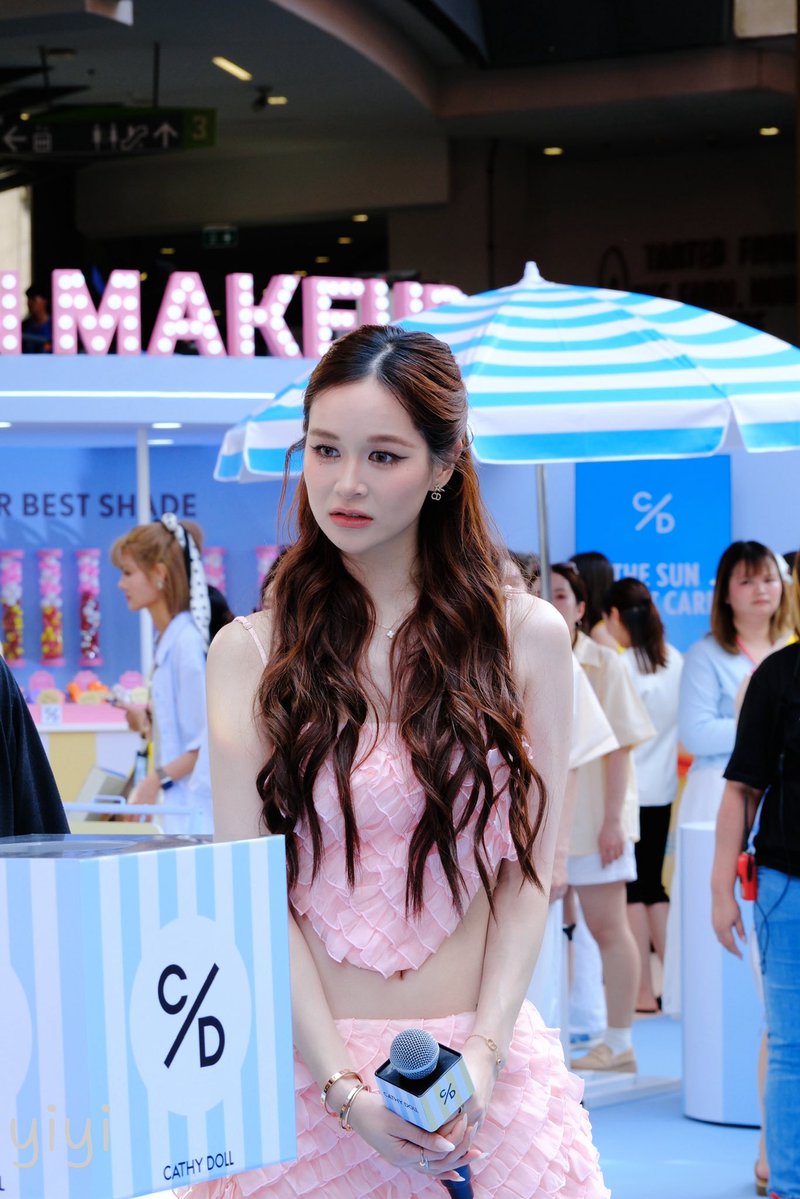 tk's yiyi mami tweet media