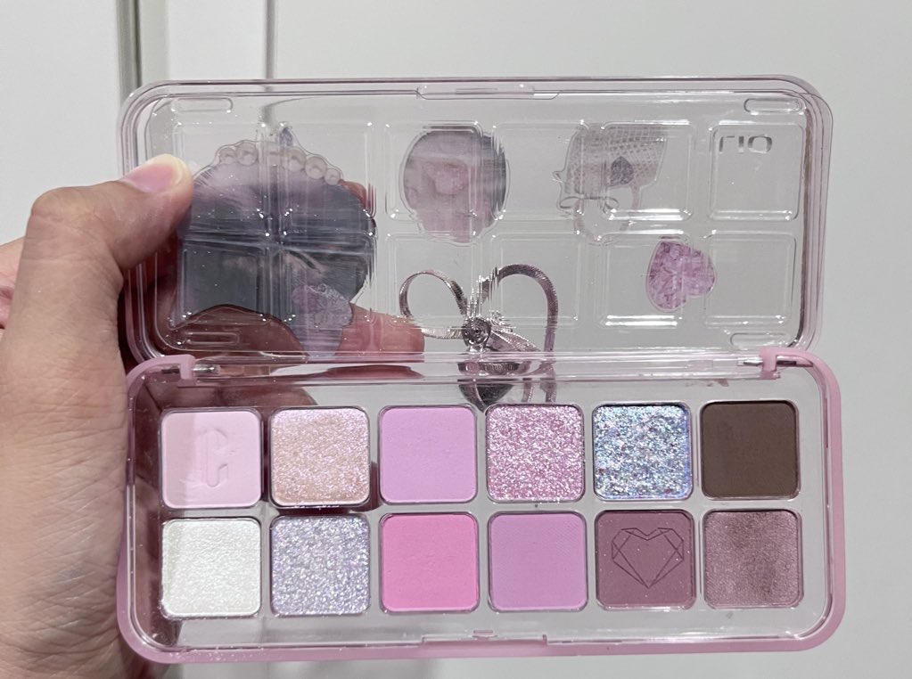eg7_m's tweet photo. CLIO PRO EYE PALETTE AIR สี12 สีชมพูสาวๆควรมี ของแท้💯ราคา 350 บาทรวมส่ง🩷 #clio #ส่งต่อclio #ส่งต่อromand #laka #fwee #hince #ส่งต่อskintific #kage #laglce #ส่งต่อเครื่องสำอาง #ส่งต่อน้ำหอม #ส่งต่อเครื่องสำอางมือสอง #sundalo #ส่งต่อน้ำหอม #ส่งต่อkage #ส่งต่อlace #laka #ส่งต่อ3ce https://t.co/m0qhnf7Zni