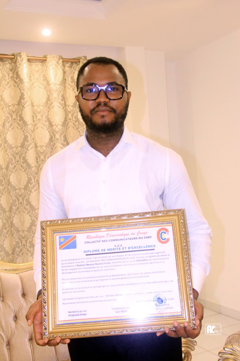 NgaliTv25900's tweet photo. #RDC : Madame #Farida Mwanza reçoit le Diplôme de Mérite et d'Excellence
Kinshasa, le 03 Avril 9- Le Collectif des Communicateurs du Chef de l'État a organisé une cérémonie de remise du Diplôme de Mérite et d'Excellence à Madame Farida Mwanza, en reconnaissance de son engagement remarquable dans le domaine de l'entrepreneuriat et du développement de sa communauté.
Lors de la cérémonie, les représentants du Collectif des Communicateurs du Chef de l'État ont souligné le parcours inspirant de Madame Mwanza, qui a réussi à bâtir une entreprise prospère, FAM SARLU, contribuant ainsi à l'économie de sa province et à l'amélioration de la vie des communautés locales.
"Madame Mwanza, votre parcours est un exemple inspirant de détermination, de courage et de résilience", a déclaré le représentant du Collectif. "Vous avez créé des opportunités pour les autres, en leur offrant des formations, des emplois et des ressources pour les aider à réaliser leurs rêves."
Le titre de Femme Entrepreneure de Mai Ndombe a été décerné à Madame Mwanza, en reconnaissance de son travail acharné, de sa passion et de son engagement envers sa communauté.
"Madame Mwanza, vous êtes un modèle pour nous tous", a ajouté le représentant. "Nous vous félicitons pour cette distinction et nous vous souhaitons une continuation de succès dans vos entreprises futures."
La cérémonie s'est clôturée par la remise du Diplôme de Mérite et d'Excellence à Madame Farida Mwanza, qui a exprimé sa gratitude et a promis de continuer à travailler pour le développement de sa communauté.