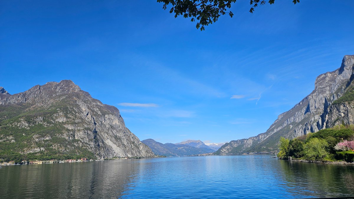 Simonacrippa1's tweet photo. Faccio un po' di promozione turistica della mia bella città Lecco https://t.co/2734RzxzLj