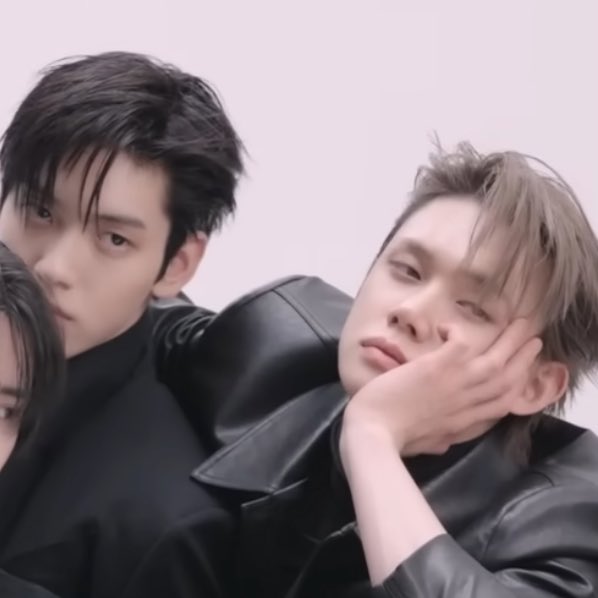 zee ᯓ★ tweet media